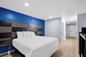 1 bedroom, iron/ironing board, free WiFi, alarm clocks