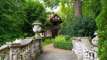 Casa de campo (Spring) | Ropa de cama hipoalergénica, caja fuerte, escritorio