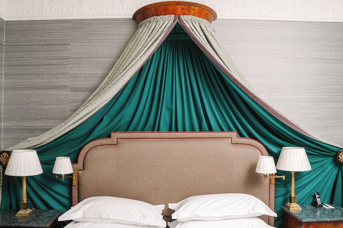 Hypo-allergenic bedding available, in-room safe, desk