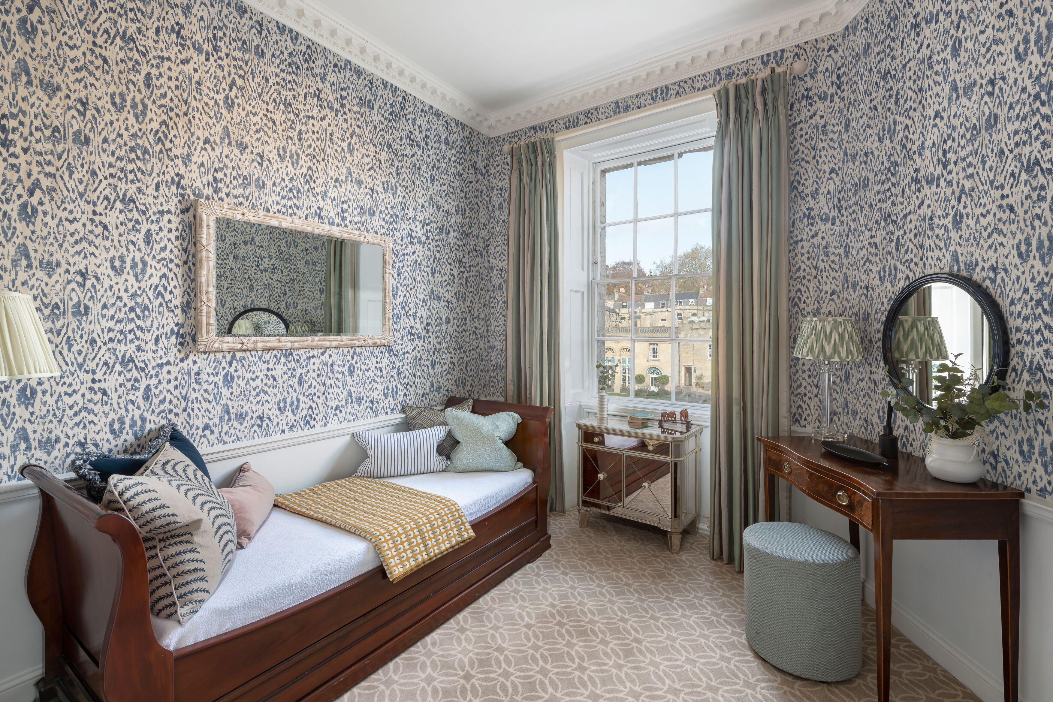 suite (master) | hypo-allergenic bedding, in-room safe, individually decorated, desk