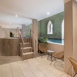 Couples treatment rooms, sauna, hot tub, steam room, Turkish bath