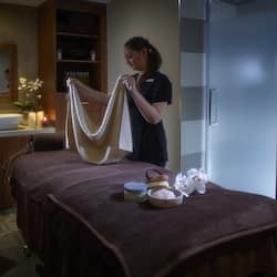 Couples treatment rooms, sauna, hot tub, steam room, Turkish bath
