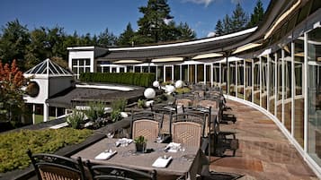 Dinner served, Regional cuisine