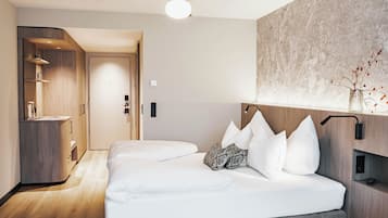 Deluxe-Doppelzimmer, Balkon | Blick auf die Berge