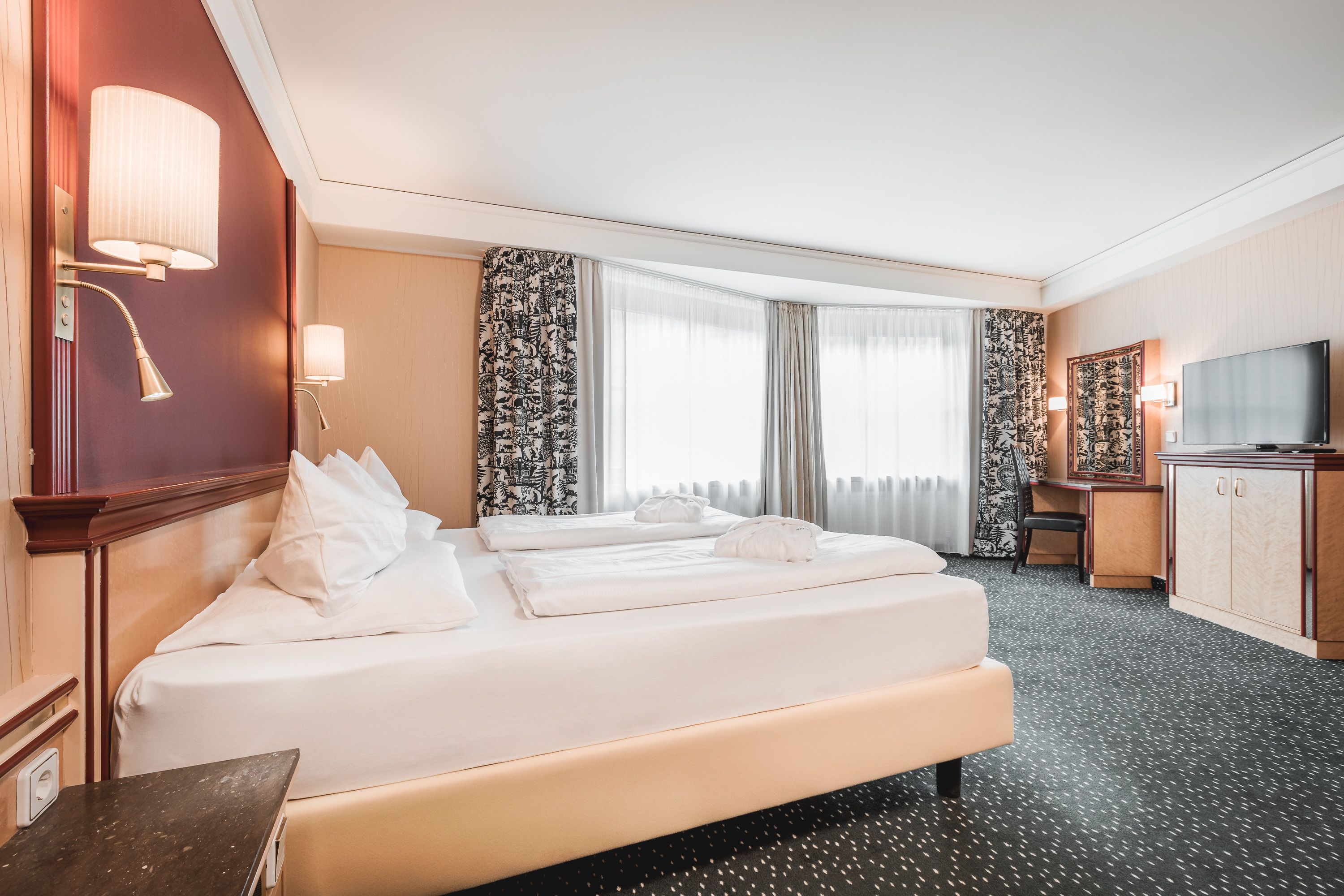 senior suite, balcony | premium bedding, minibar, in-room safe, free wifi