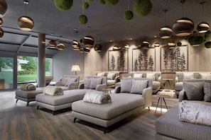 Salle de soins pour les couples, sauna, soins du corps, aromathérapie