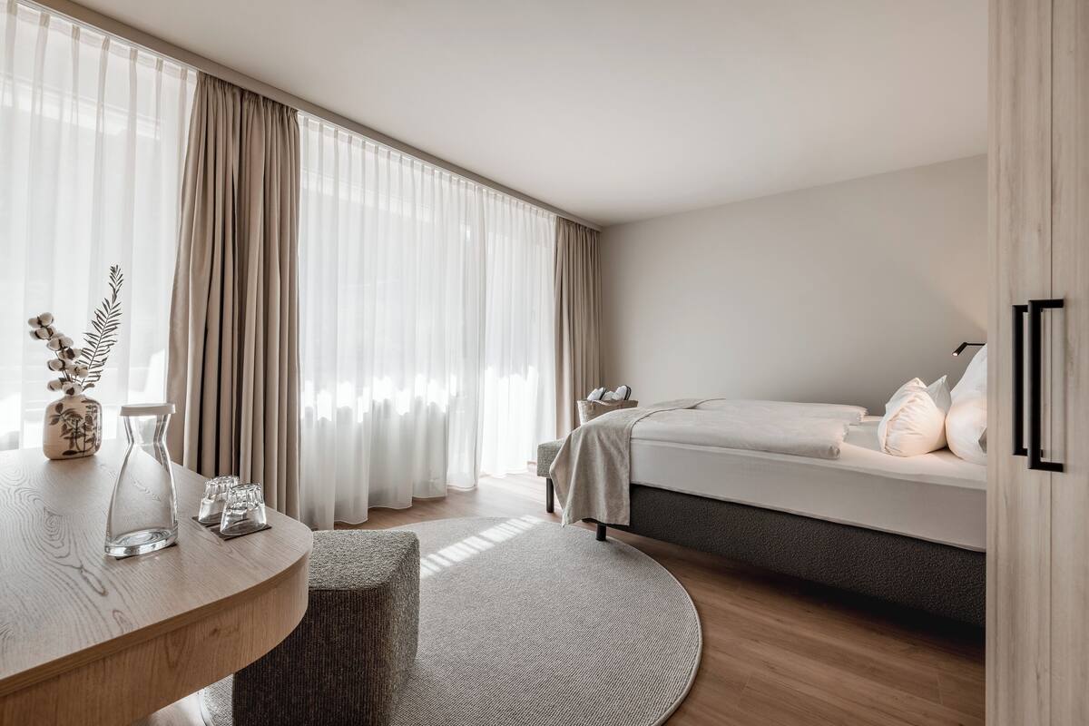 Standard Double Room, Balcony | Premium bedding, minibar, in-room safe, free WiFi