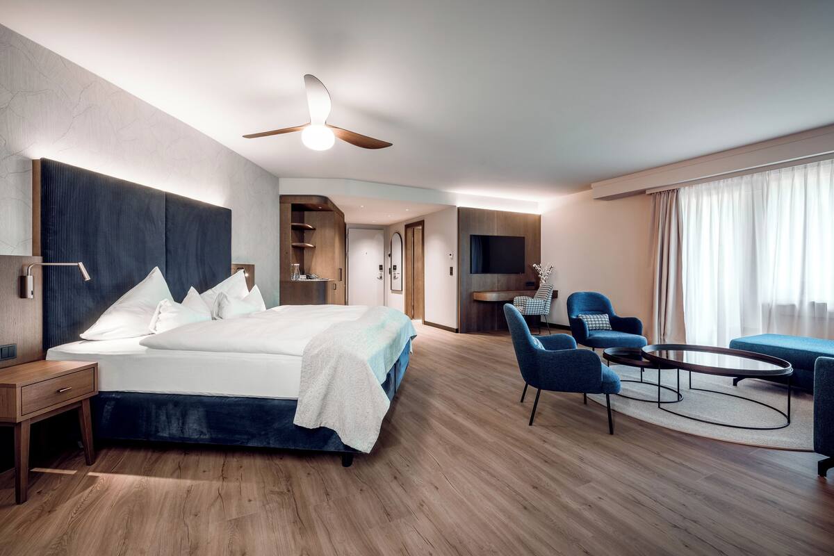 Junior Suite, Balcony | Premium bedding, minibar, in-room safe, free WiFi