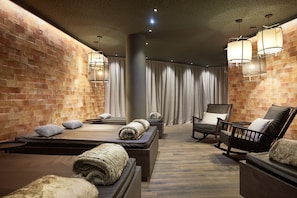Salas de tratamiento para parejas, sauna y tratamientos corporales