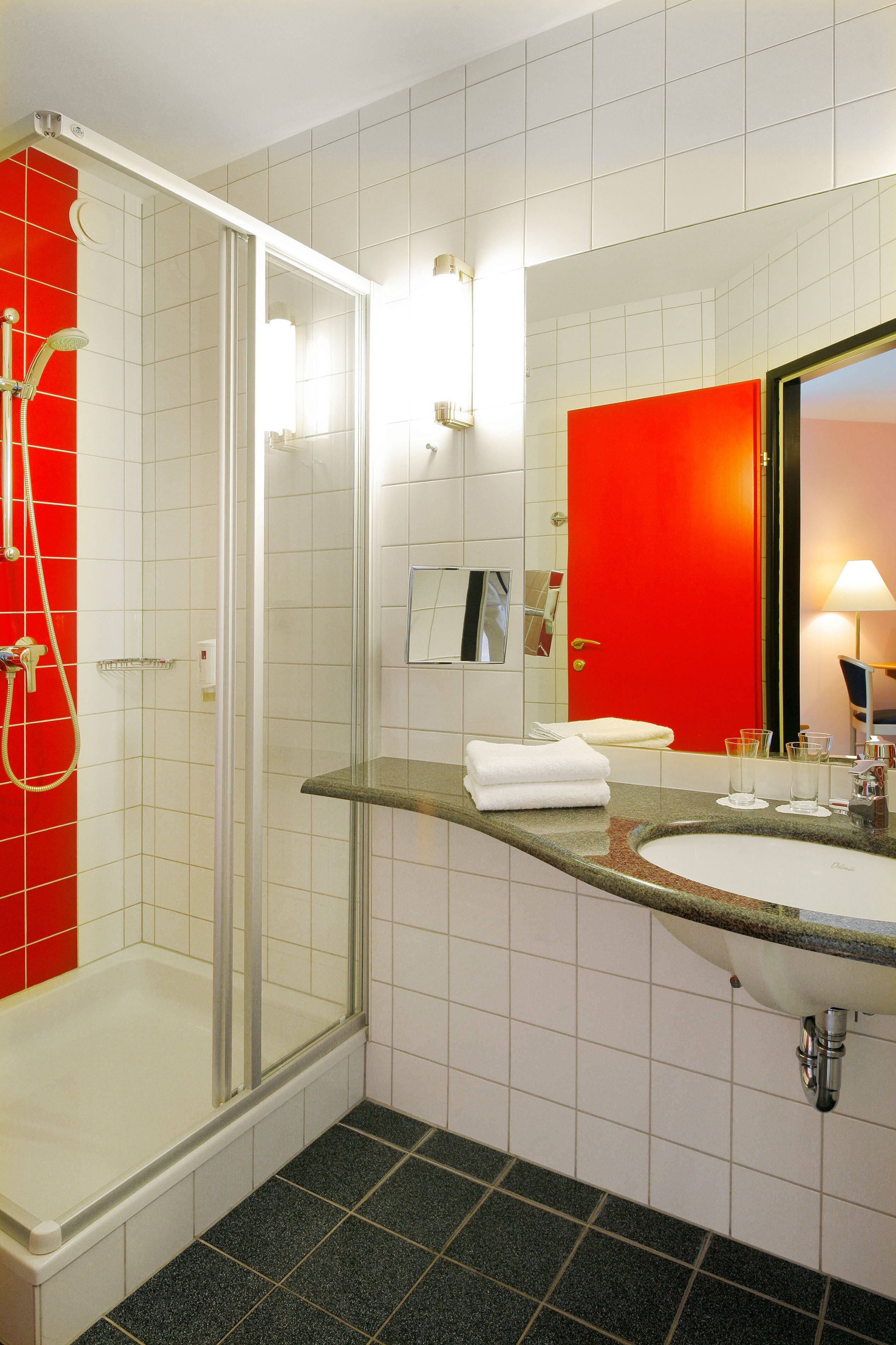 standard double room, 1 double bed | bathroom | shower, free toiletries, hair dryer, towels