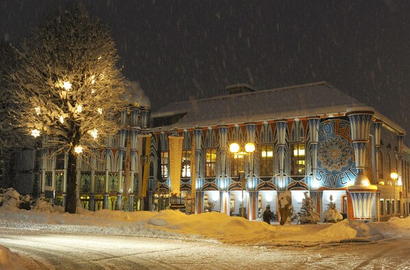 Fassade der Unterkunft – Abend/Nacht