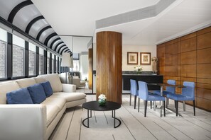 Suite (COMO) | Premium bedding, minibar, in-room safe, desk - COMO The Halkin (London)