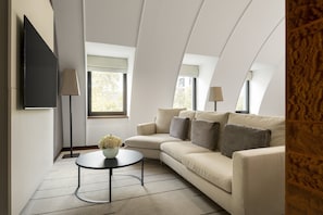 Suite (Belgravia) | Premium bedding, minibar, in-room safe, desk