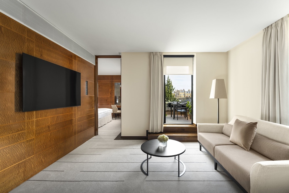 COMO The Halkin, London by null