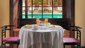 Desayuno bufé gratuito y diario