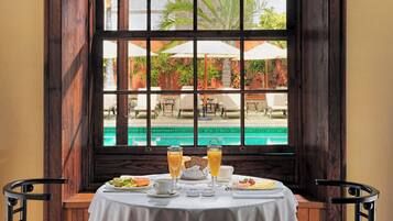 Free daily buffet breakfast