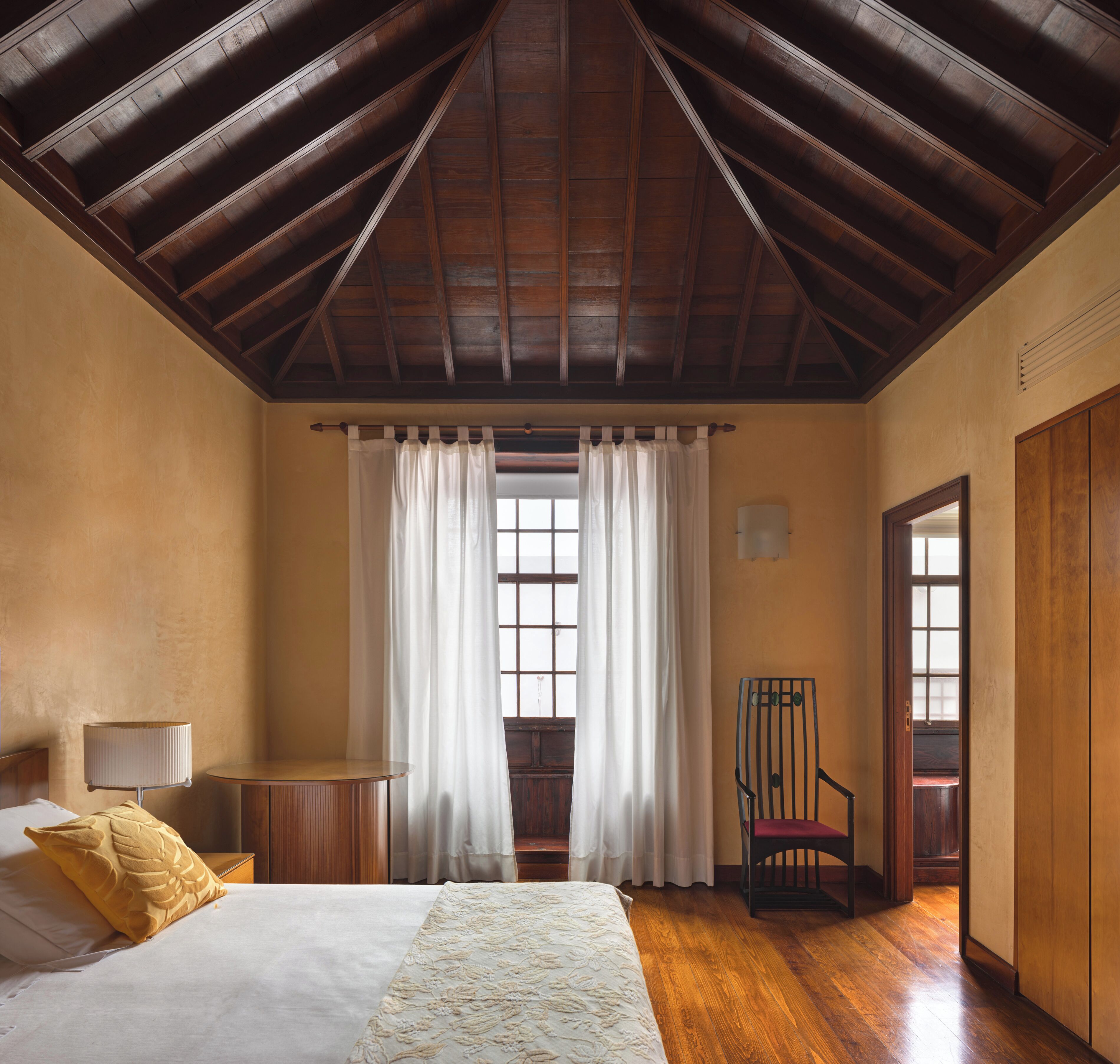 Rom – standard | Sengetøy av topp kvalitet, minibar og safe på rommet