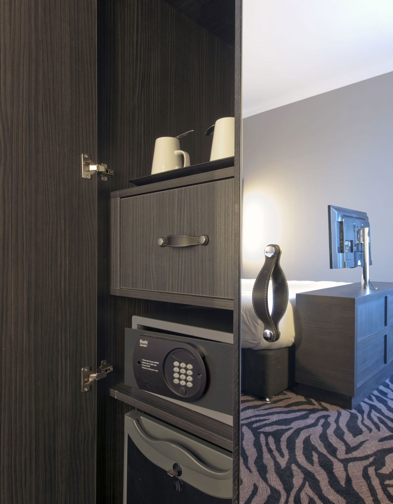 In-room safe, desk, soundproofing, iron/ironing board