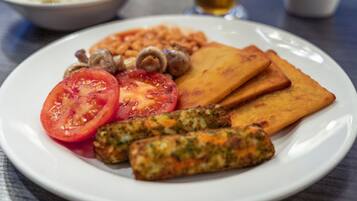 Päivittäinen buffetaamiainen (19.95 GBP per henkilö)