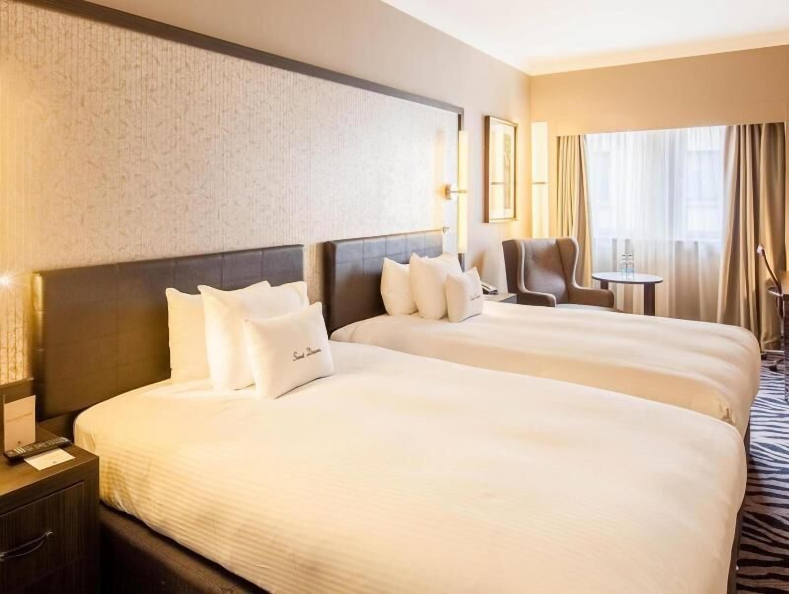 In-room safe, desk, soundproofing, iron/ironing board
