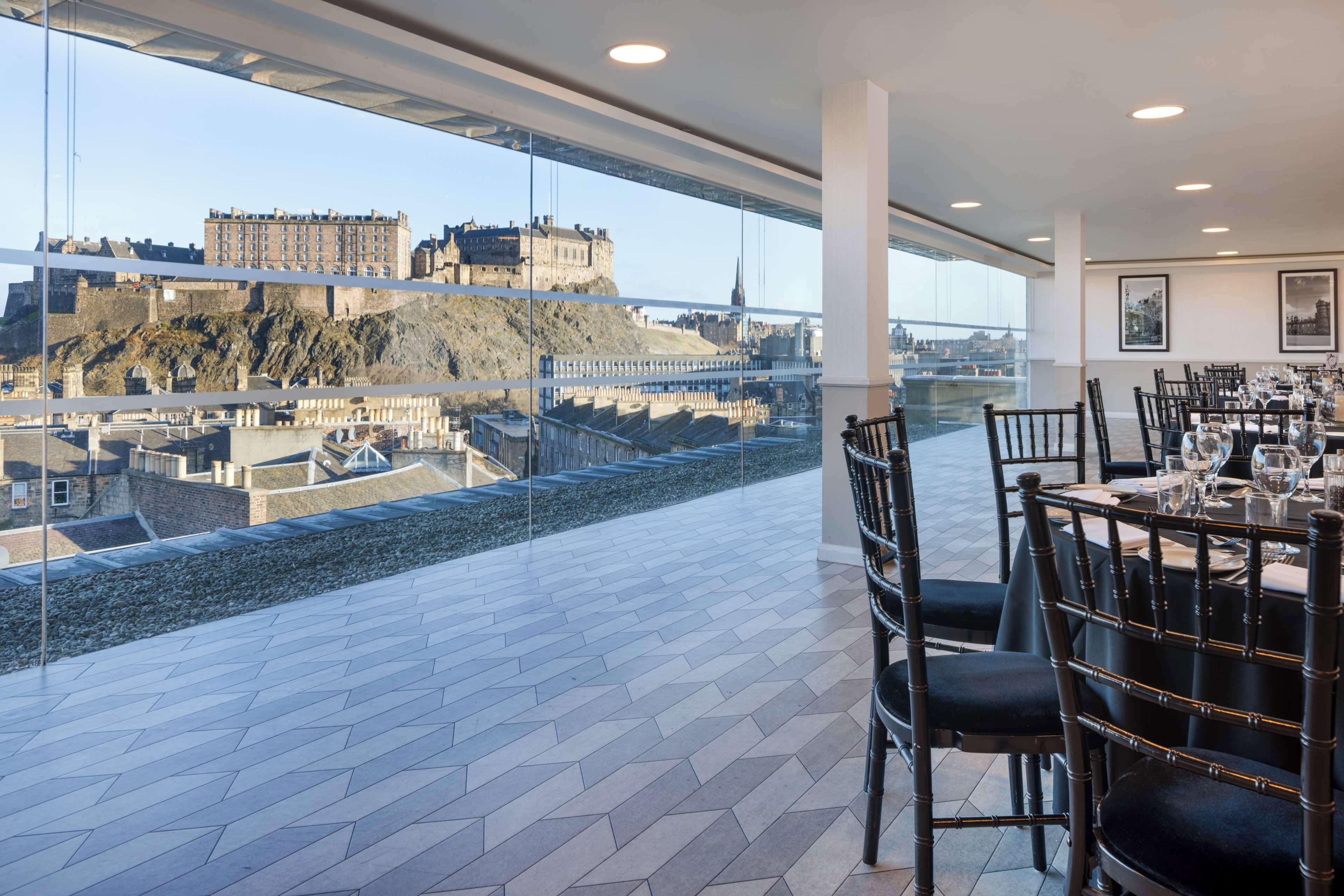 Photo - DoubleTree by Hilton Edinburgh City Centre