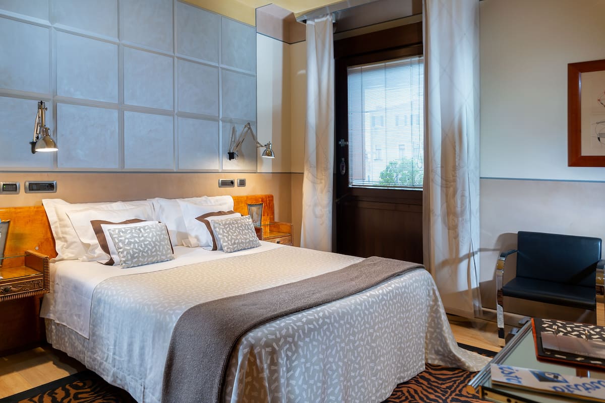 Chambre Supérieure | Minibar, coffres-forts dans les chambres, bureau, Wi-Fi gratuit