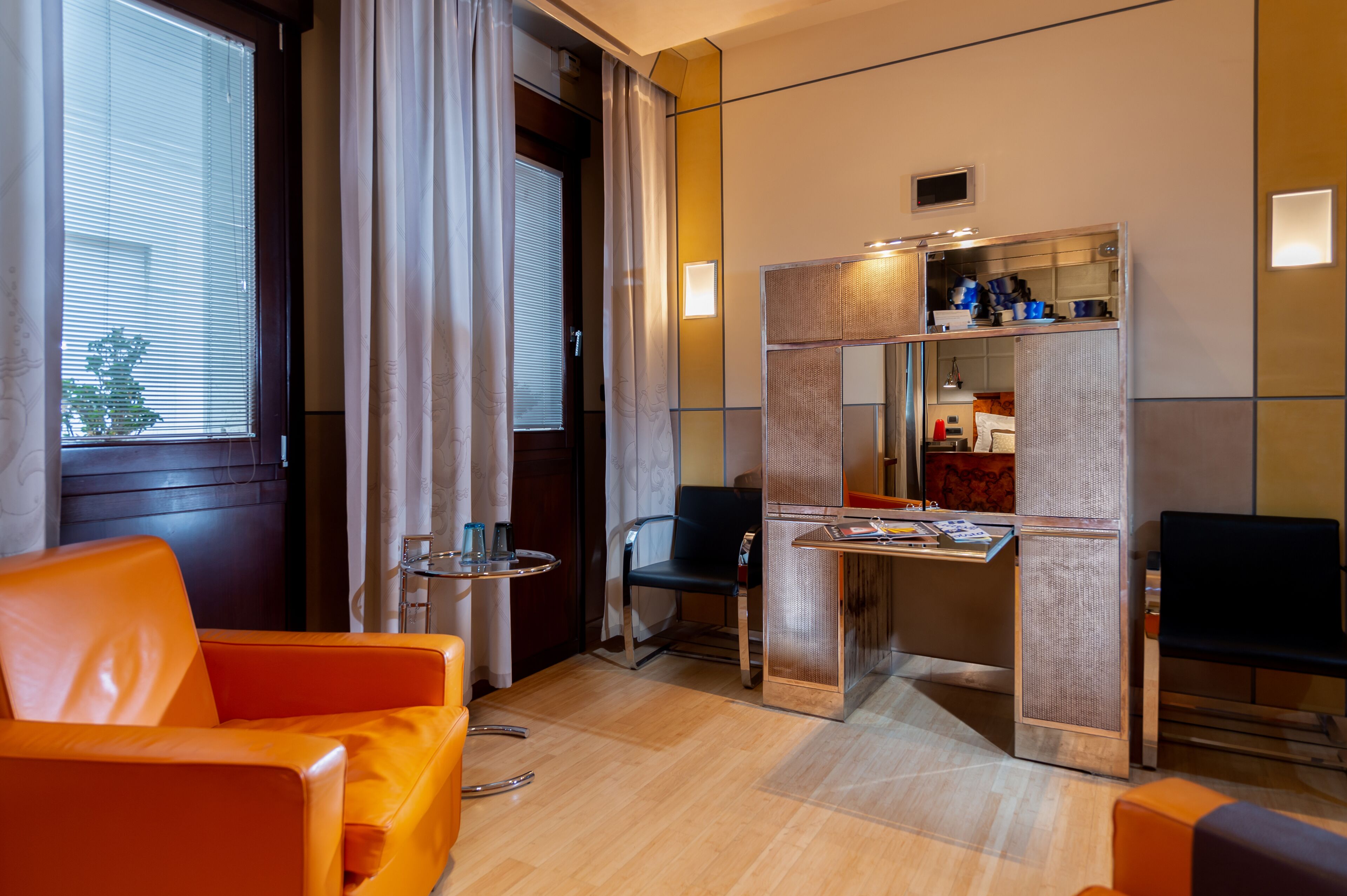 junior suite | minibar, in-room safe, desk, free wifi