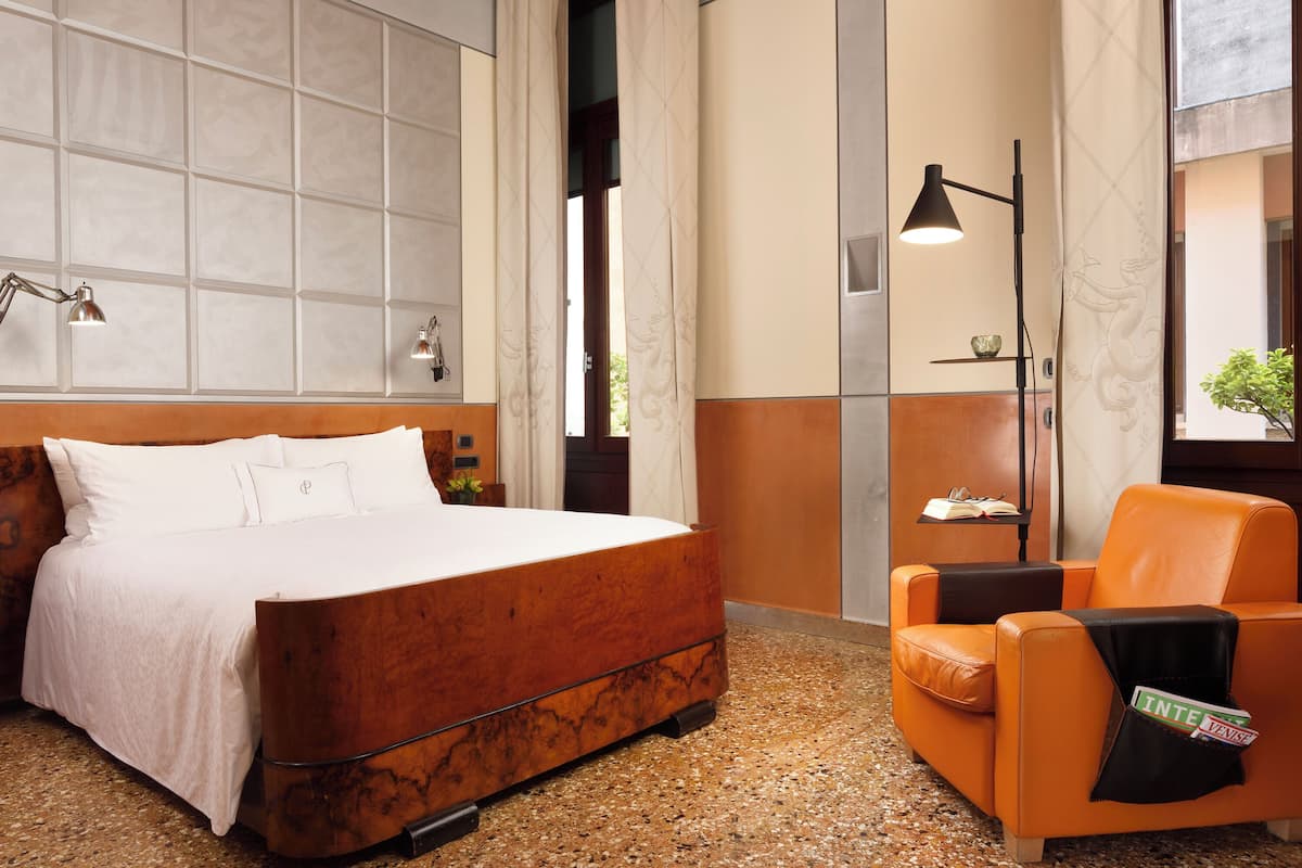Chambre Deluxe | Minibar, coffres-forts dans les chambres, bureau, Wi-Fi gratuit