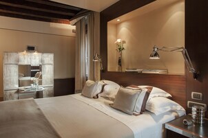 Minibar, una cassaforte in camera, una scrivania, Wi-Fi gratuito