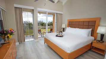 Suite, 2 habitaciones | Caja fuerte, escritorio, tabla de planchar con plancha y cunas (de pago)