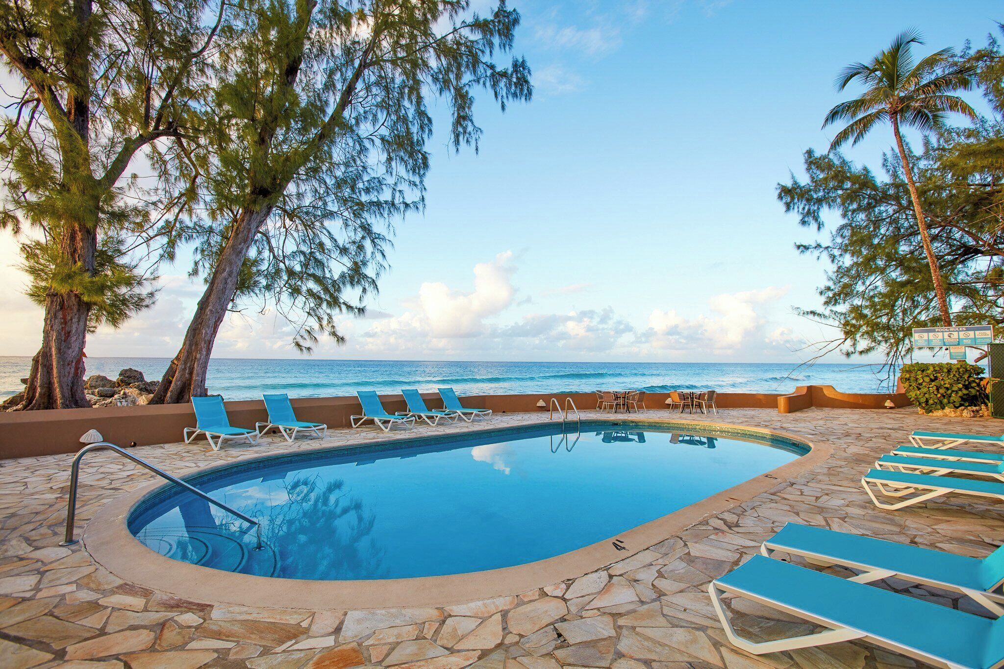 3 outdoor pools, pool loungers