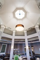 Breakfast, lunch, dinner served; Regional cuisine 