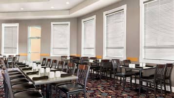 Ilmainen päivittäinen buffetaamiainen