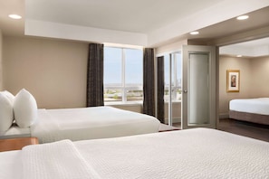 Family Suite, 1 Bedroom, Non Smoking (1 Kingbed & 1 Queenbed) | In-room safe, desk, iron/ironing board, free cots/infant beds