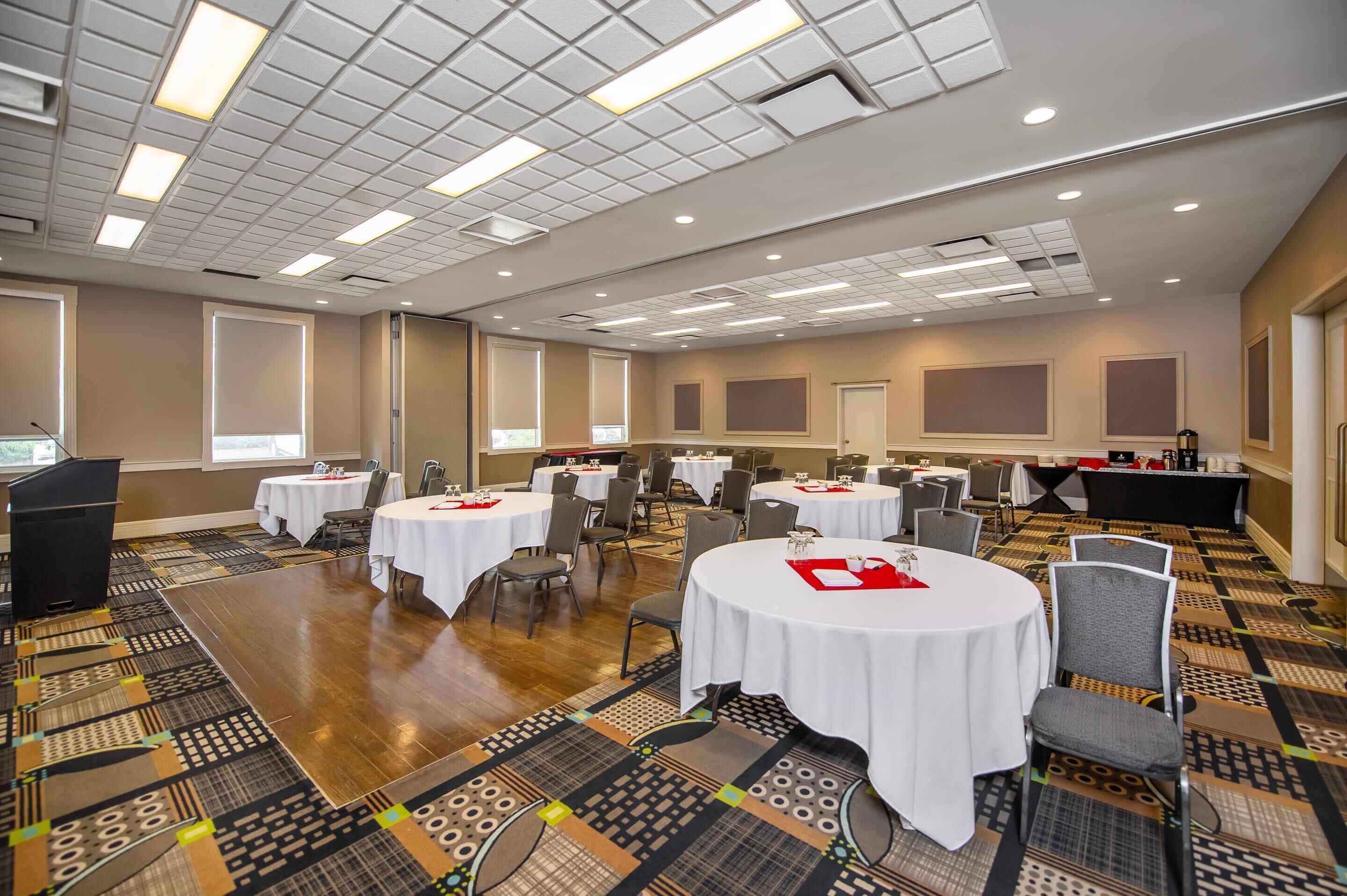 Foto - Grand Hotel & Conference Centre Calgary Airport, an Ascend Collection Hotel