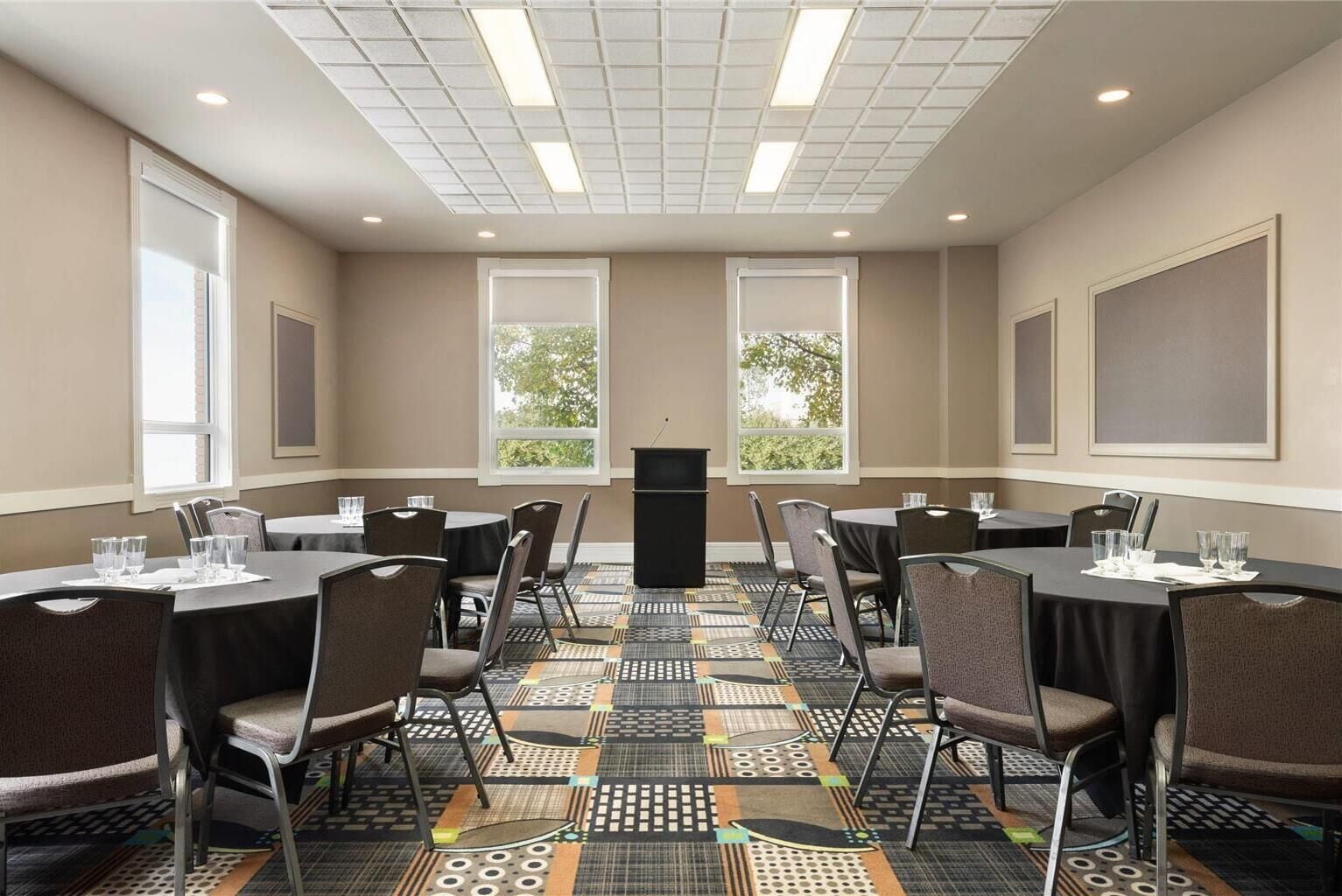 Foto - Grand Hotel & Conference Centre Calgary Airport, an Ascend Collection Hotel