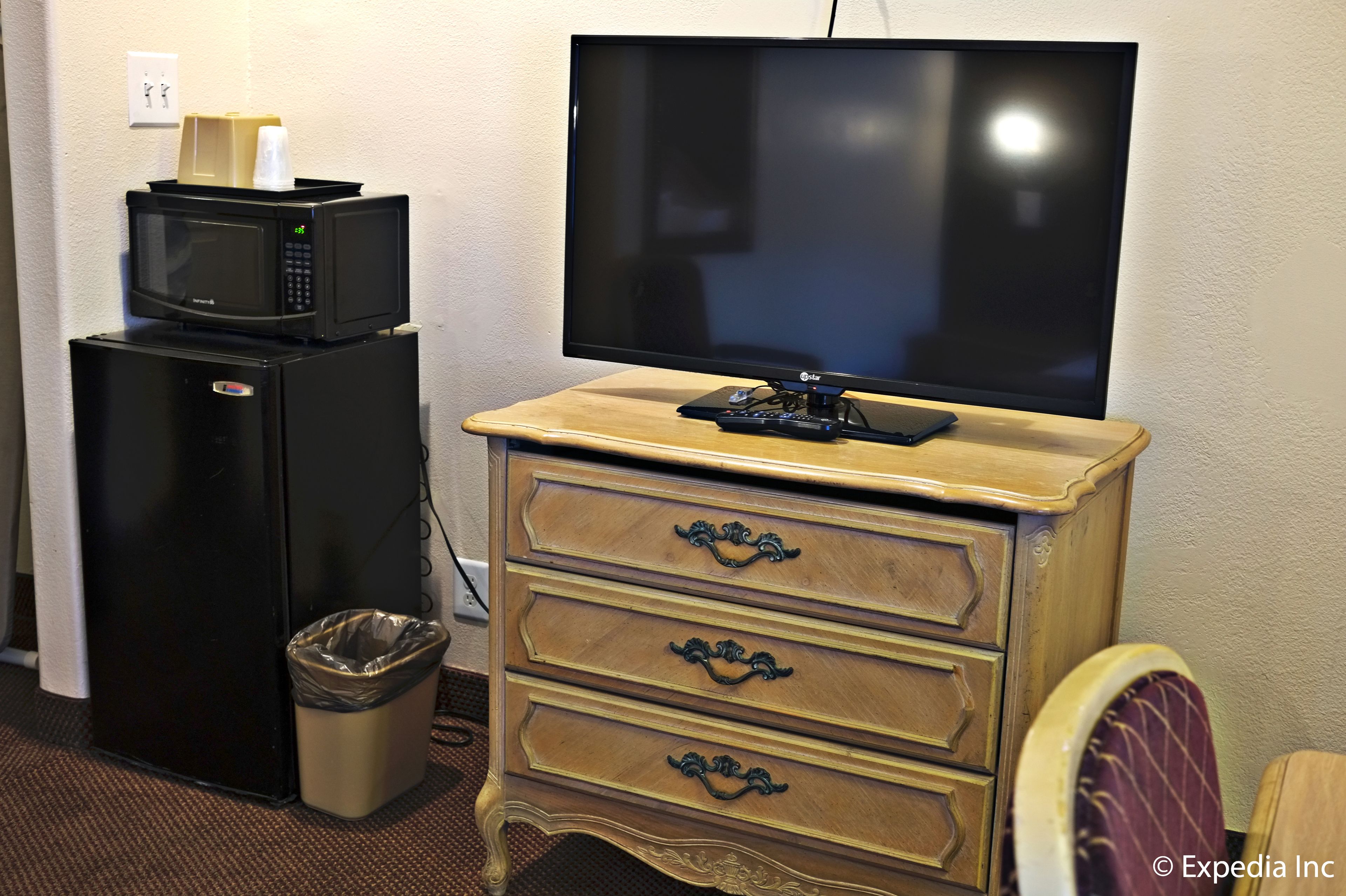 family suite, 2 bedrooms | 1 bedroom, premium bedding, individually decorated