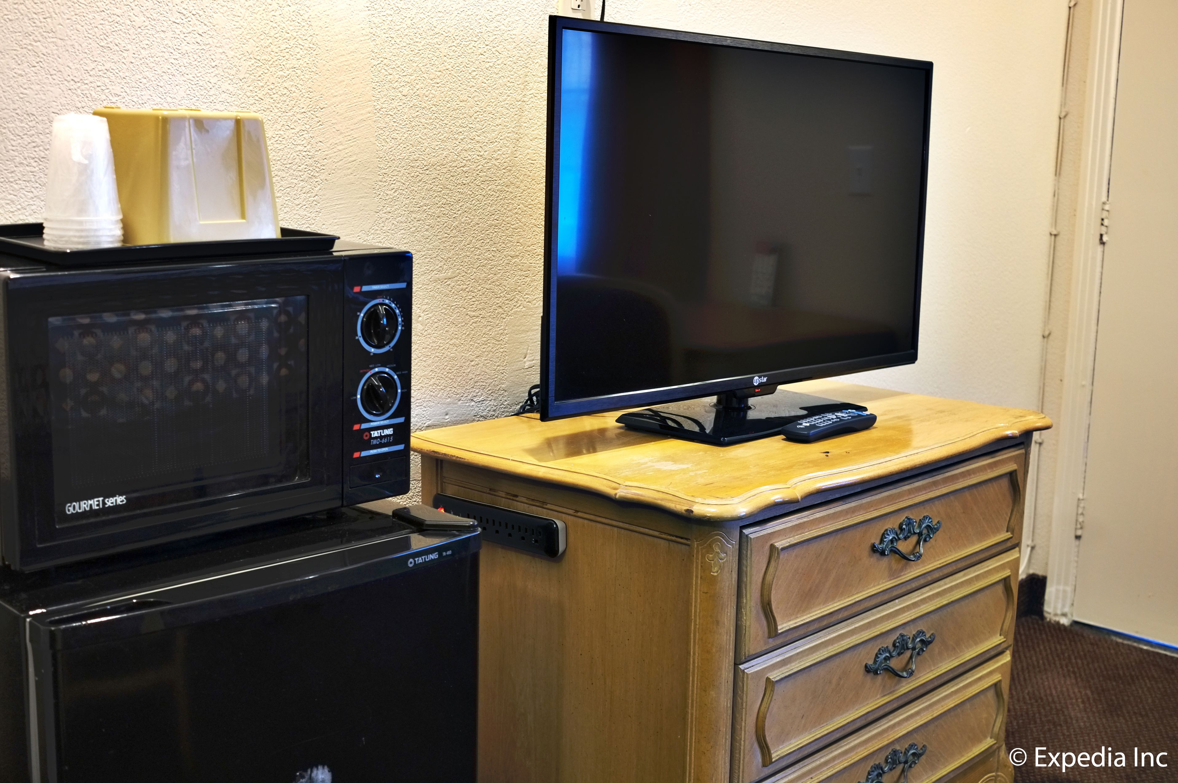 standard room, 1 queen bed | 1 bedroom, premium bedding, individually decorated