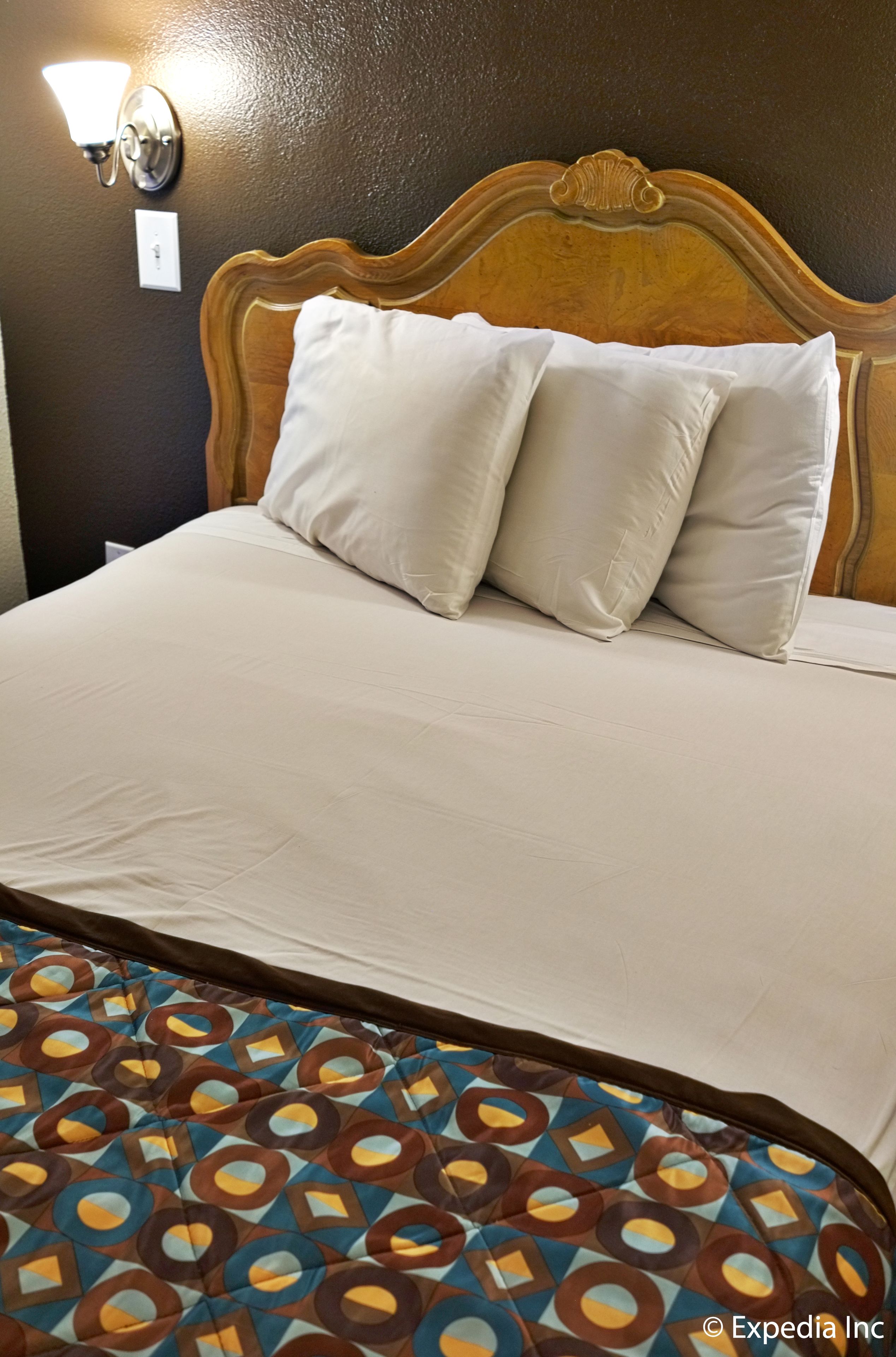 standard room, 1 queen bed | 1 bedroom, premium bedding, individually decorated