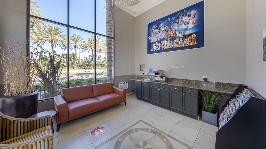 Anaheim Discovery Inn & Suites