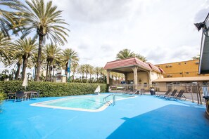 Dining - Anaheim Discovery Inn & Suites (Anaheim)