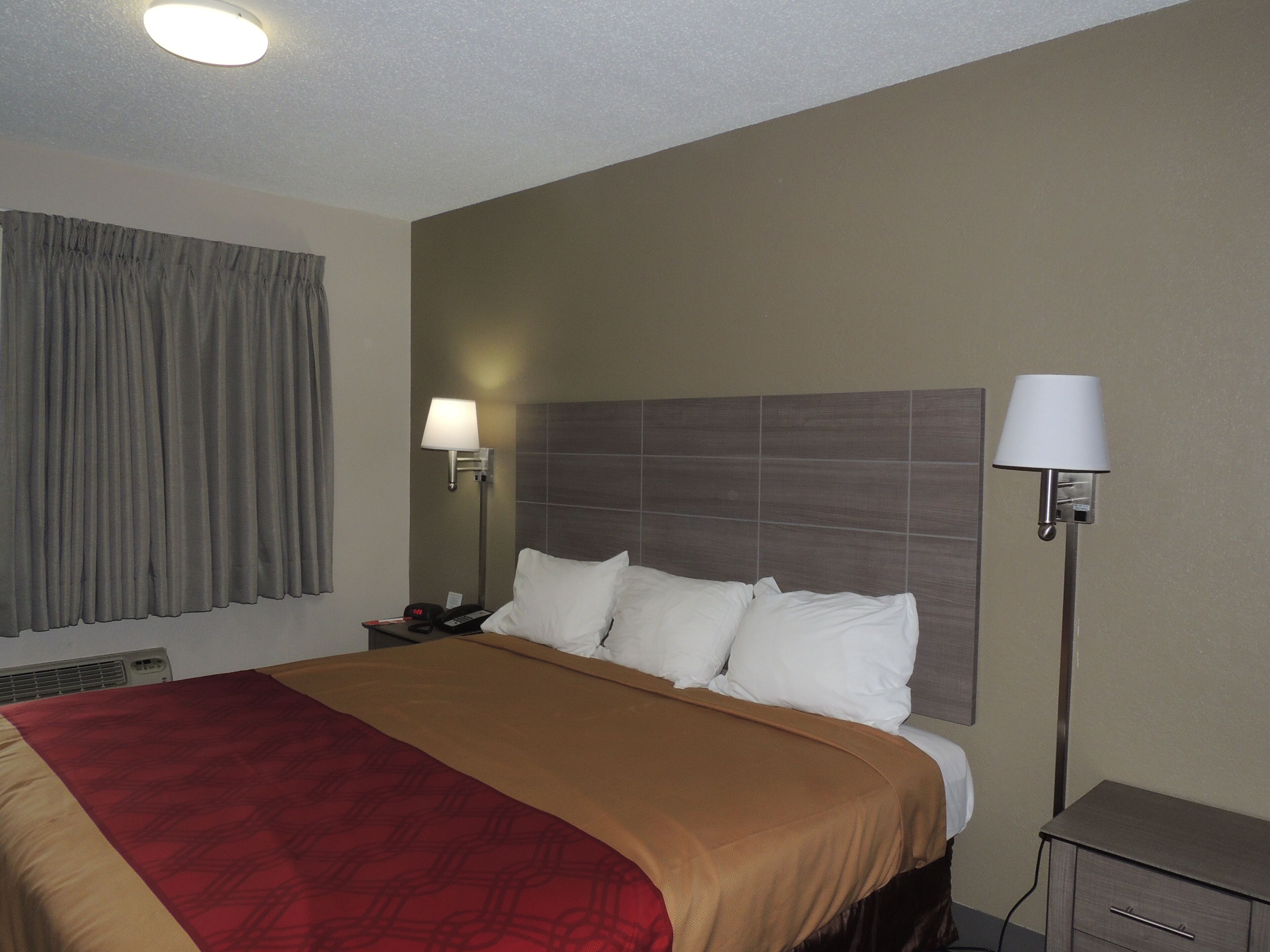 Foto - Econo Lodge Dewitt I-90