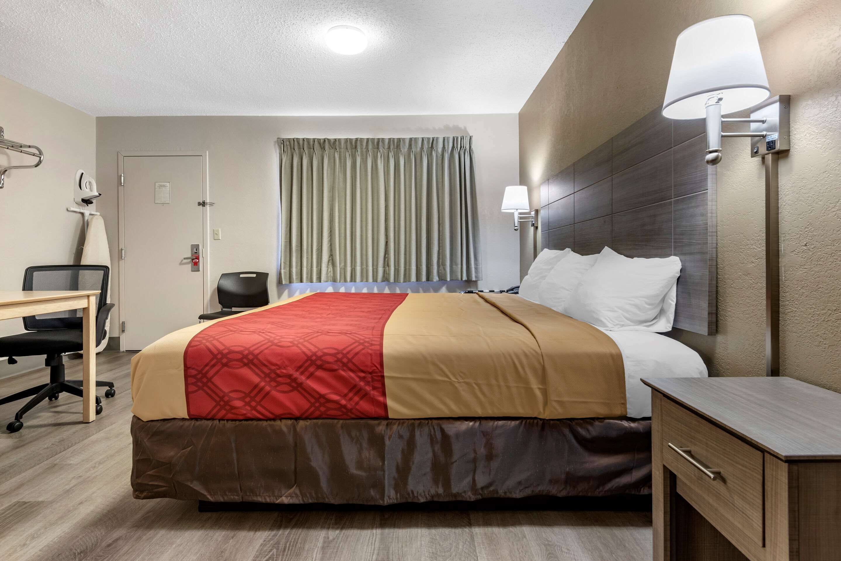 Foto - Econo Lodge Dewitt I-90