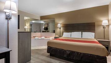 ルーム キングベッド 1 台 禁煙 (Upgrade) | デスク、ノートパソコン用作業スペース、遮光カーテン、防音設備