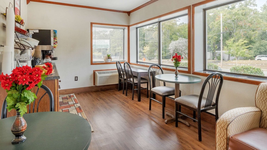 Econo Lodge Columbia Fort Jackson