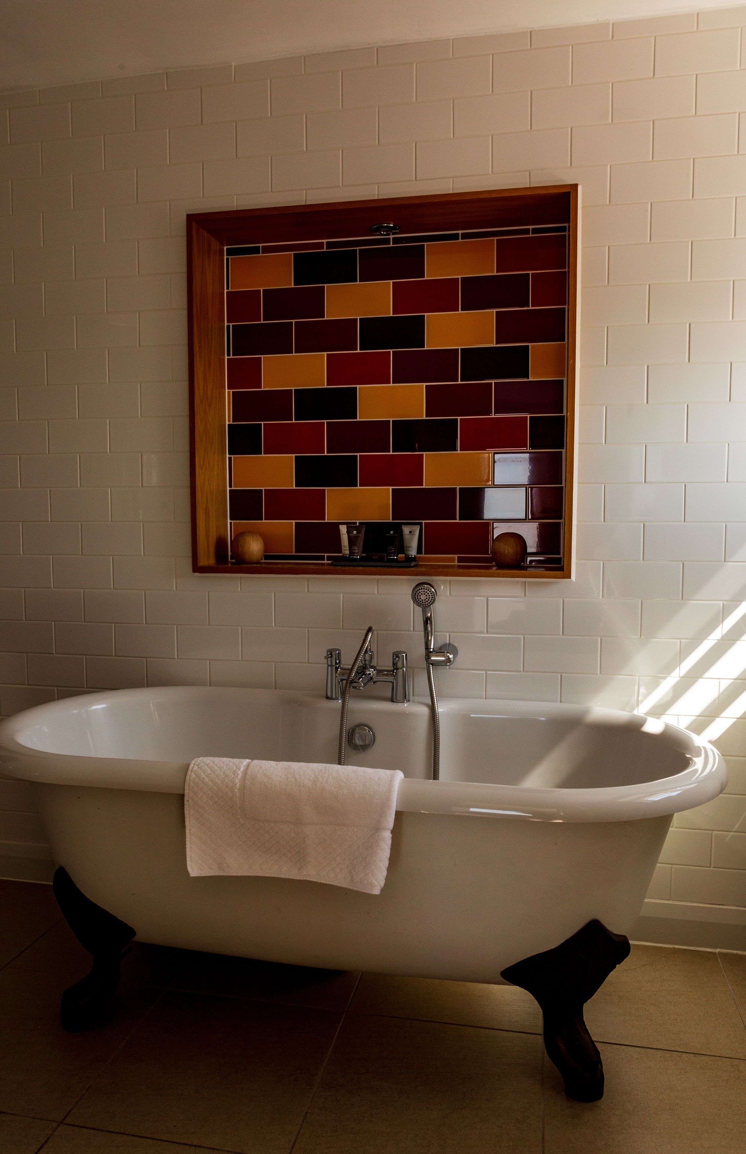 superior double or twin room, city view | bathroom | combined shower/bathtub, free toiletries, hair dryer, towels