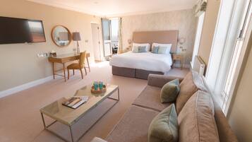 ห้องซูพีเรียดับเบิลหรือทวิน, วิวเมือง | โต๊ะทำงาน, เตารีด/โต๊ะรีดผ้า, Wi-Fi ฟรี, ผ้าปูที่นอน