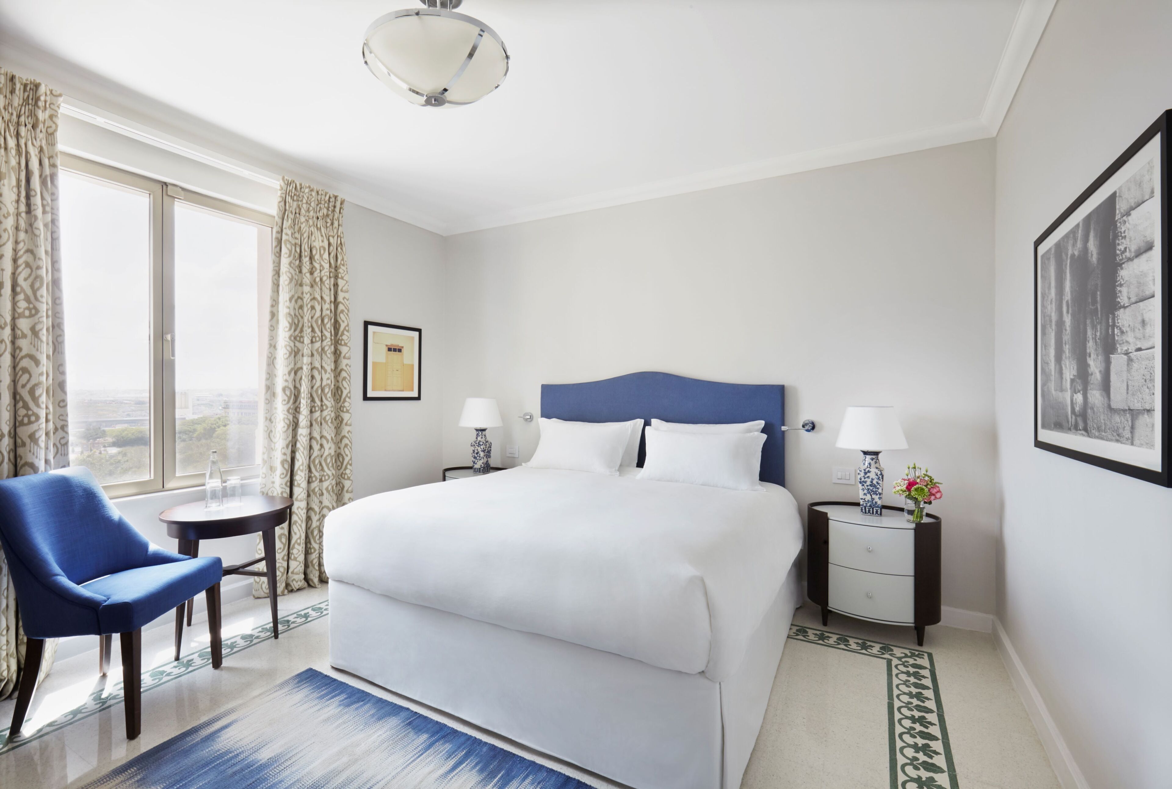 Ropa de cama de alta calidad y artículos del minibar gratis 