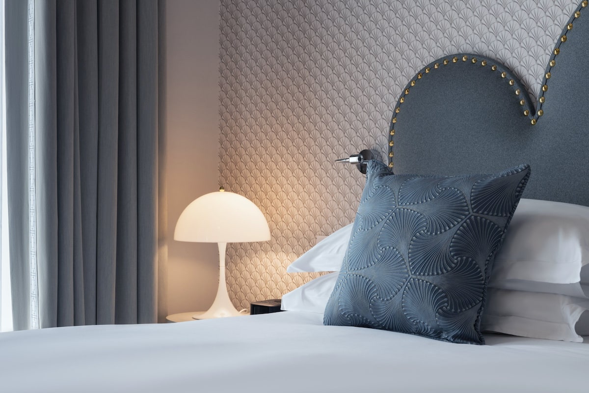 1 bedroom, hypo-allergenic bedding, free minibar items, in-room safe