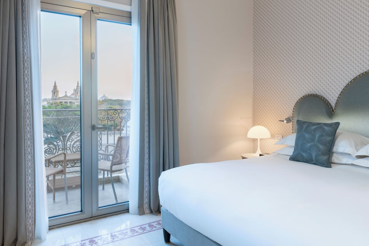 Valletta Suite | 1 bedroom, hypo-allergenic bedding, free minibar items, in-room safe